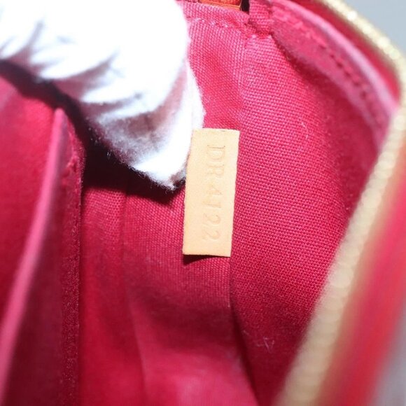 LOUIS VUITTON Vernis Pochette Accessoires Pouch Pomme D'amour M91577 Auth 125358 - Picture 12 of 16